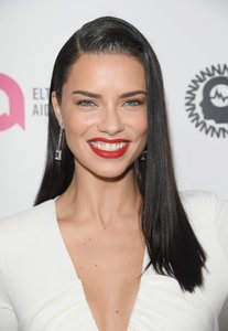 Adriana-Lima-2017-Oscars-Viewing-Partyq.thumb.jpg.4dff49dbbd5ee6d83e912d81405757bc.jpg