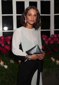 Alicia-Vikander--Bulgari-pre-Oscar-Celebration--06.thumb.jpg.eee6731dfe3013049d7cefad28bda5a9.jpg