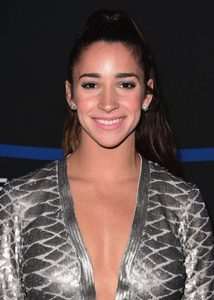 Aly-Raisman--DIRECTV-NOW-Super-Saturday-Night-Concert--09-662x927.thumb.jpg.387ab4e6283df78a611c0bb882db1ae2.jpg