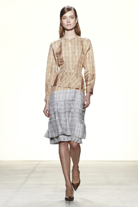 Brock-RTW-FW17-New-York-3161-1486649590-bigthumb.thumb.jpg.fccc7761f3b8f70f9d8385fb602a0dd3.jpg