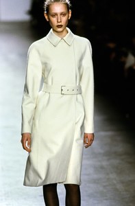 CALVIN-KLEIN-FALL-1999-RTW-DETAIL-01-COLETTE-PECHEKHONOVA-CN10040939.jpg