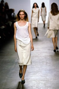 CALVIN-KLEIN-SPRING-1999-RTW-05-ERIKA-STROMQVIST-CN10041292.jpg