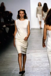 CALVIN-KLEIN-SPRING-1999-RTW-08-NOOT-SEEAR-CN10041296.jpg