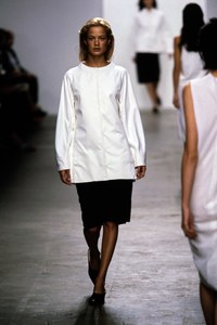 CALVIN-KLEIN-SPRING-1999-RTW-37-CAROLYN-MURPHY-CN10041349.jpg