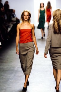 CALVIN-KLEIN-SPRING-1999-RTW-58-CAROLYN-MURPHY-CN10041387.jpg