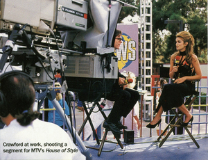 Cindy-Crawford-MTV.thumb.jpg.572e4db0c27757ee70587a5dc9c29e54.jpg