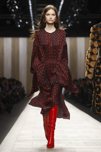 Faretta_Fendi-RTW-FW17-Milan.thumb.jpg.c134008dc5512ef53032a6d9d6599a0c.jpg