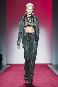 Naeem-Khan-RTW-FW17-New-York-5545-1487075109-bigthumb.thumb.jpg.2f241a07ac330898481717044b5c7726.jpg