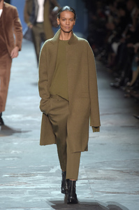 RUNWAY_BERLUTI_FW17_LIYA.jpg