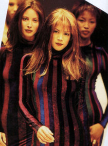 Veronica-Webb-Versace-1993-01.thumb.jpg.2ca1f00acf6b25e0a7ac5e9d95efab6c.jpg