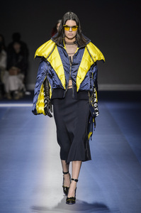 Versace-RF17-3019.jpg