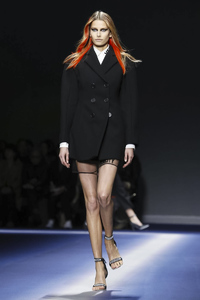 Versace-RTW-FW17-Milan-7677-1487961052-bigthumb.thumb.jpg.e6aa1a9d2ba080cc1fce68a4ee580201.jpg