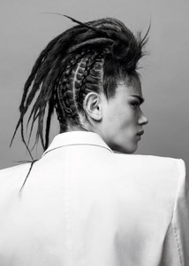 Vogue-Paris-March-2017-Beauty-Jena-Goldsack-by-Claudia-Knoepfel-01.jpg