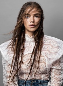 Vogue-Paris-March-2017-Beauty-Jena-Goldsack-by-Claudia-Knoepfel-05.jpg
