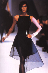 Yasmeen-Ghauri-Claude-Montana-1992-01.thumb.jpg.e2d64c9feb43b527f539e89d77ad67fd.jpg