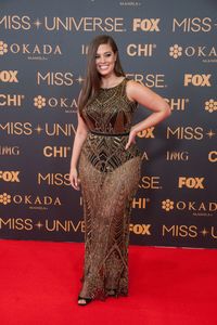 ashley-graham-miss-universe-red-carpet-presentation-in-pasay-city-philippines-1-29-2017-2.jpg