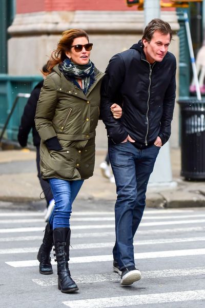 cindy-crawford-street-style-out-in-nyc-2-13-2017-2.jpg