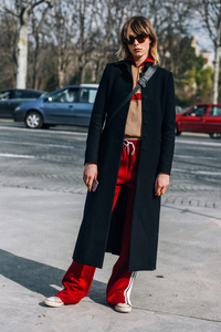 edie_chanel_aw16_tommyton.thumb.jpg.08e8e8ecece3649538dbc415eaa79714.jpg