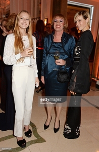 edie_harpers_bazaar_women_4nov14_getty_1.jpg