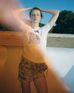 edie_itchy_in_ibiza_23jul16_leacolombo.jpg