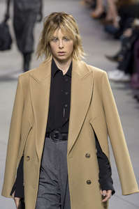 edie_michael_kors_aw17_58a849b9.thumb.jpg.7509e21bd5e3de4dddfa9ebee6492dce.jpg