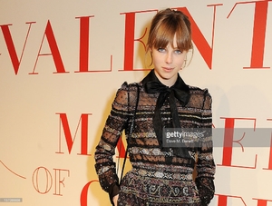 edie_valentino_28nov12_getty_3.jpg