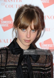 edie_valentino_28nov12_getty_5.jpg