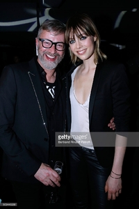 edie_ysl_black_opium_nuit_blanche_getty_1.jpg