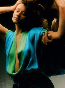 elle_france_8_april_1987_13.thumb.jpg.83723e2ccd4383414e08f50a2dc09256.jpg