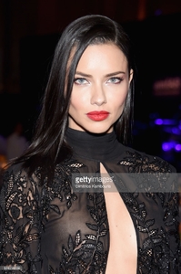 gettyImages12.thumb.jpg.e91f1582b1c80123915d85655693b4d1.jpg