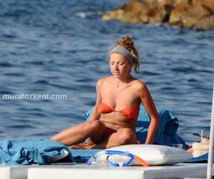 hadise_bikini_0056.jpg