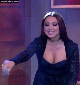 hadise_dekolte_tvcaps_0017.jpg