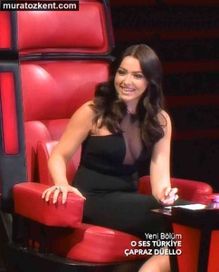 hadise_sutyensiz_transparan_0003.jpg