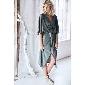 kleid_002.thumb.jpg.8c1d728b5c4df08e6ed0296abf16eb81.jpg