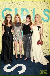 lena-dunham-allison-williams-girls-final-season-premiere-12.JPG