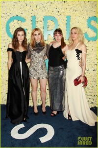 lena-dunham-allison-williams-girls-final-season-premiere-14.JPG