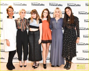 lena-dunham-confirms-that-there-will-be-a-girls-movie-03.jpg