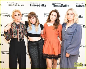 lena-dunham-confirms-that-there-will-be-a-girls-movie-14.jpg