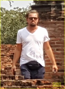 leonardo-dicaprio-rocks-a-fanny-pack-while-sightseeing-in-thailand2-04.jpg