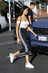 madison-beer-out-for-lunch-at-mauro_8.jpg