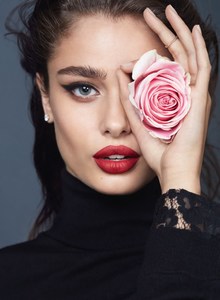 marie-claire-indonesia-january-2017-taylor-hill-by-txema-yeste-00.jpg