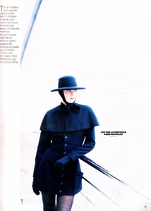 marie_claire_fr_sept_1990_13.thumb.jpg.87f25599d8c4eb60a7d144cf7c691215.jpg