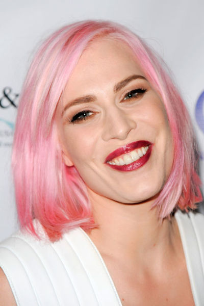 mcx-pink-hair-natasha-bedingfield.jpg