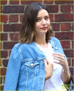 miranda-kerr-rocks-leather-pants-as-she-leaves-nyc-in-a-helicopter-05.thumb.jpg.d984c81d85c49135bc8bf14ac290930f.jpg