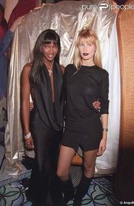 naomi-campbell-et-claudia-schiffer.jpg