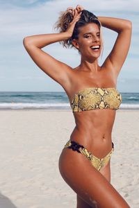 natasha-oakley-bikini-photos-february-2017-5.thumb.jpg.4e59991542819cba3dabd89219fa20bb.jpg