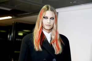 versace-backstage-fall-2017-milan-fashion-week-collection-031.thumb.jpg.9cffdf4f75d03fd403d16765112828a5.jpg