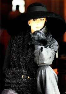 vogue_uk_oct_1989_50.thumb.jpg.b07c1e414ab899b99fe21dcf52fdd696.jpg