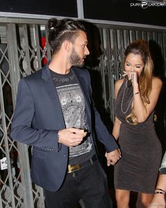 1474155-nabilla-benattia-et-son-petit-ami-950x0-1.jpg