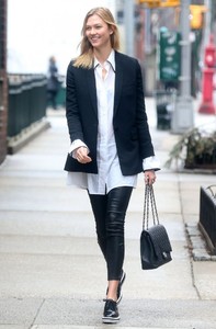 Karlie+Kloss+Karlie+Kloss+Heads+Out+NYC+fGl2AEsNMJfx.jpg